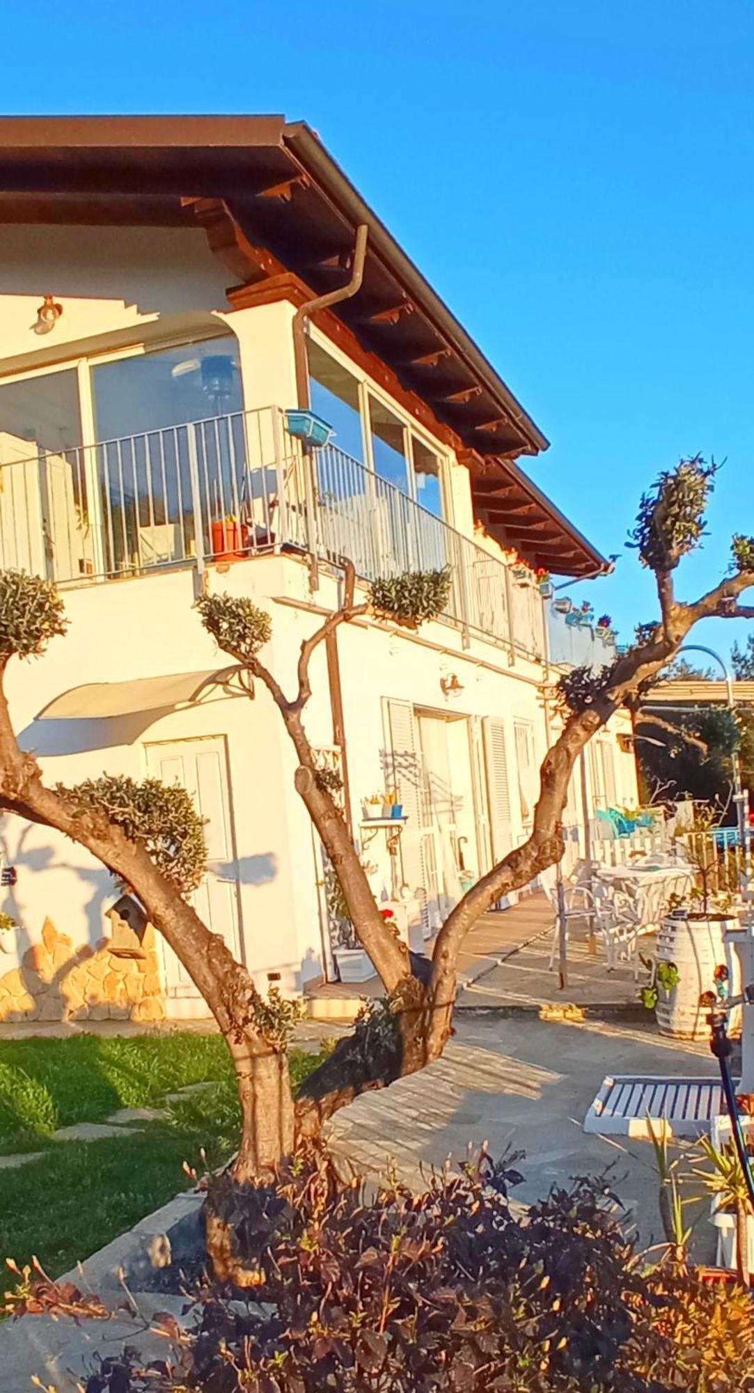 Message In A Bottle Bed And Breakfast Camporosso  Εξωτερικό φωτογραφία